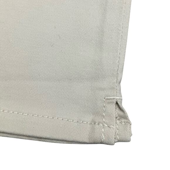Gloria Vanderbilt Women's Cropped Pants Beige Slimming Effect Size 10 NWT - Picture 8 of 11